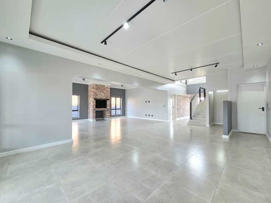 4 Bedroom Property for Sale in Haasendal Western Cape